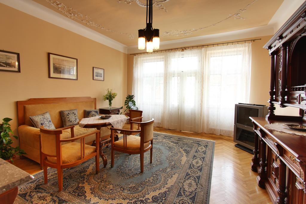 Penzion Jelen Vranov nad Dyjí Δωμάτιο φωτογραφία