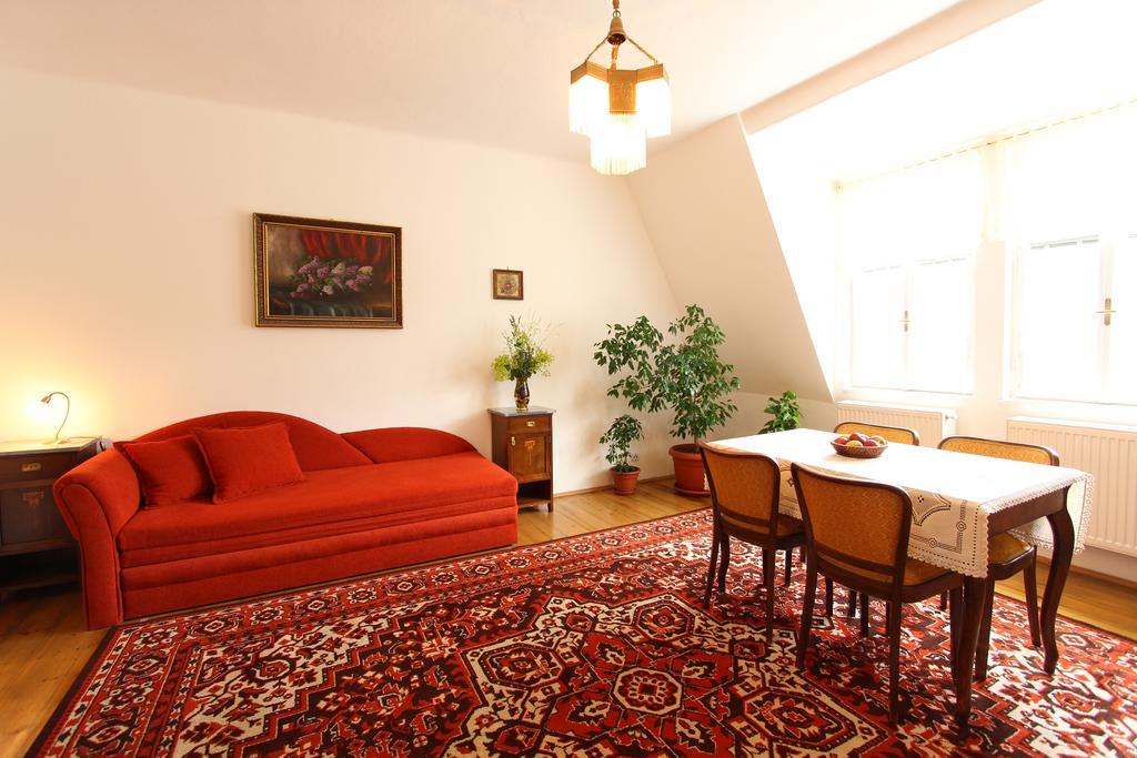 Penzion Jelen Vranov nad Dyjí Δωμάτιο φωτογραφία